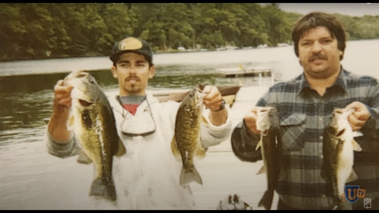 Watch Underwater Bed Fishing for Bass! Watch How They React! (TIPS AND  TRICKS) Video on